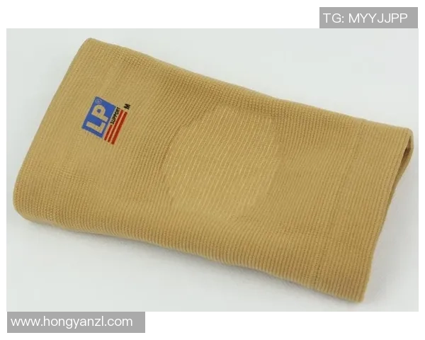 足球明星护臂时尚风潮解析与精彩瞬间回顾 足球明星护臂时尚风潮解析与精彩瞬间回顾